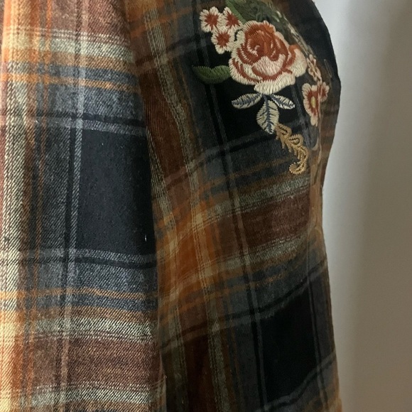 Button up blouse embroidered el et mixed media by paparazzi - Picture 11 of 13